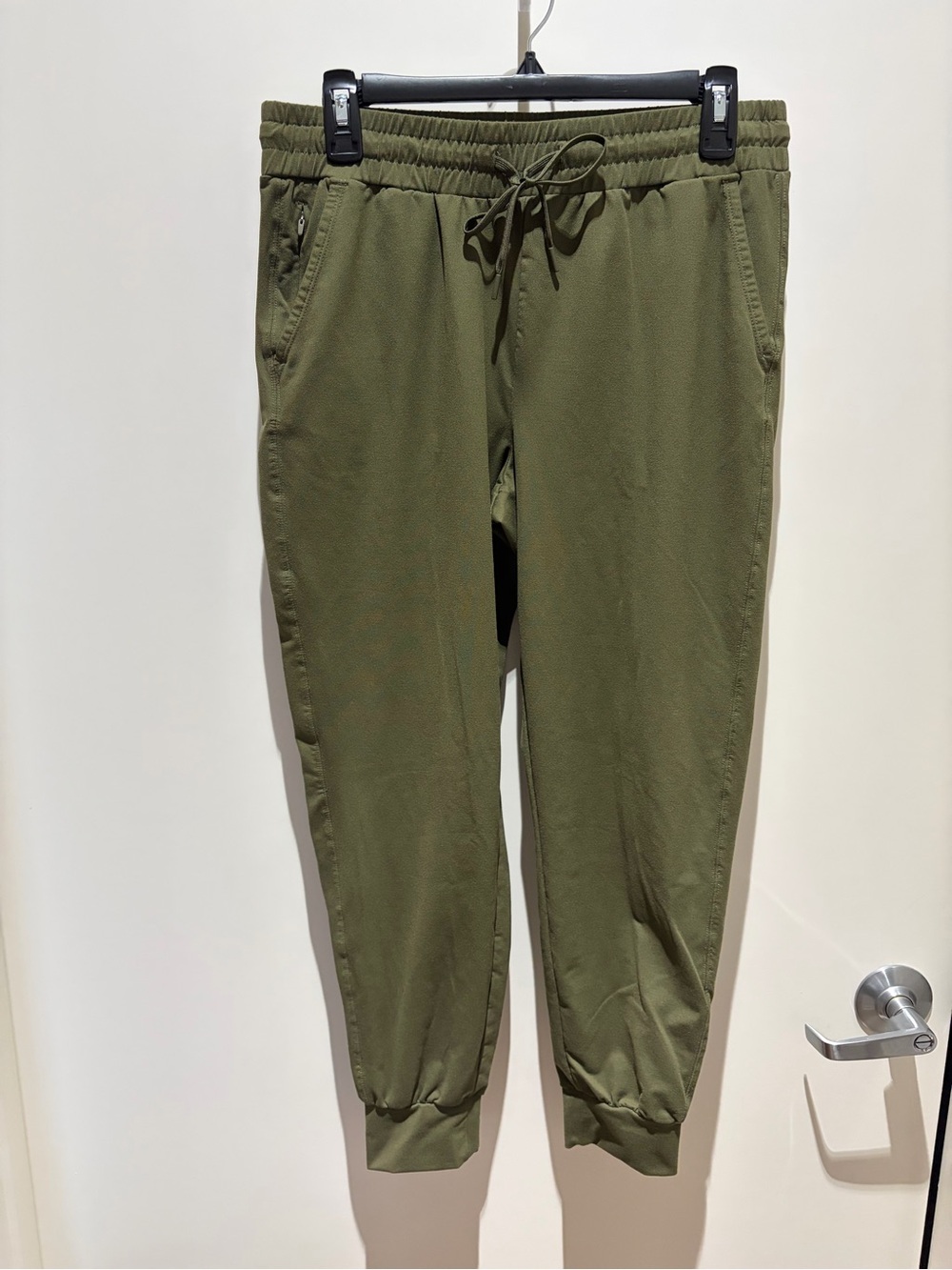 Zella Move In Pocket Joggers~ size M